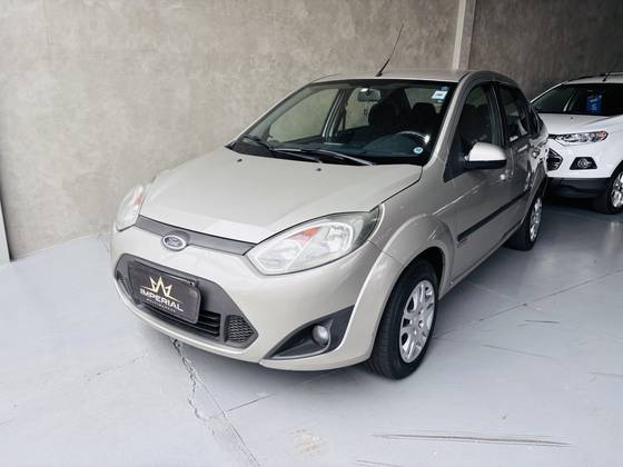 FORD FIESTA 1.6 ROCAM SEDAN 8V FLEX 4P MANUAL